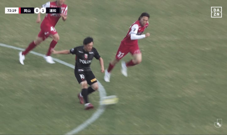 スルーパスを出す中島翔哉