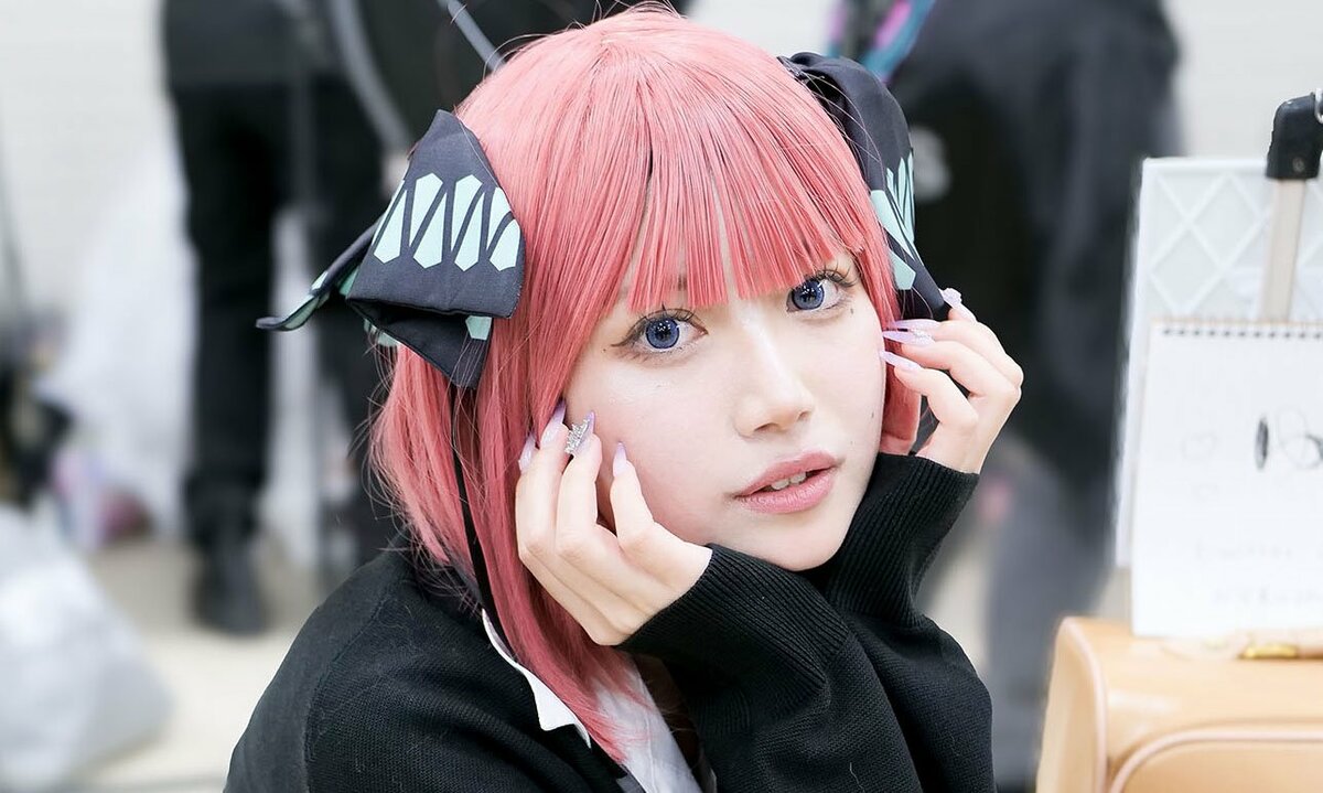 透明感あふれる『五等分の花嫁』二乃のコスプレ、キモは「ウィッグの色