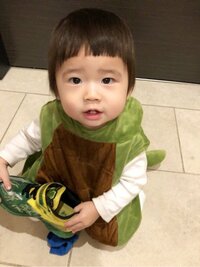 ヘルメット治療終了した大渕愛子の次男、髪型がヘルメット風になる