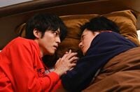 井浦新が松坂桃李＆三浦翔平とベッドの上で…!? 『あのキス』第6話のカットを公開しファン大歓喜