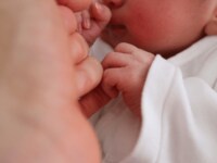 紺野あさ美、第二子男児の出産を報告「無事に、元気に、産まれてきてくれた事に心から感謝です」