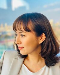 比嘉愛未の横顔ショットに「凛々しく美しい」「この世で一番綺麗」の声