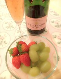 上原さくら『呑んだくれるのもあと数日。』