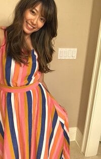 一児の母・里田まいのドレスアップ姿に「セクシー」「美脚」と絶賛の声