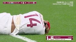 視聴者騒然の大流血？痛がる選手の頭に見えた赤いもの「めっちゃ血が出てる」「テーピングやん」あっちこっちで“頭突き大会”