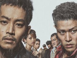 鈴木亮平、日本映画史に残る悪役に 松坂桃李と死闘繰り広げる！『孤狼の血 LEVEL2』予告映像2種解禁