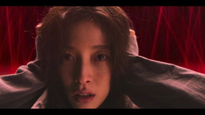 【写真・画像】性的関係を持った人同士の頭上に“赤い線＝Sライン”が現れる？！奇妙な世界を描いた考察系サスペンスドラマ『S Line ～見えてはいけない関係～』イ・スヒョク、イ・ダヒ、OH MY GIRLのアリン出演　2枚目