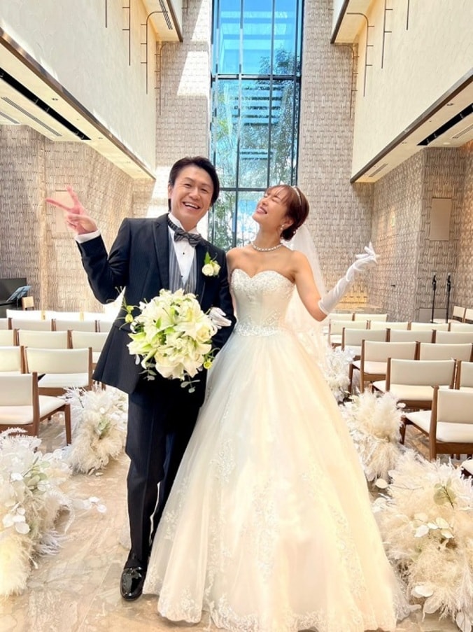  城咲仁、妻・加島ちかえとの結婚式を報告「皆様もたくさん笑って！泣いてくれました」  1枚目