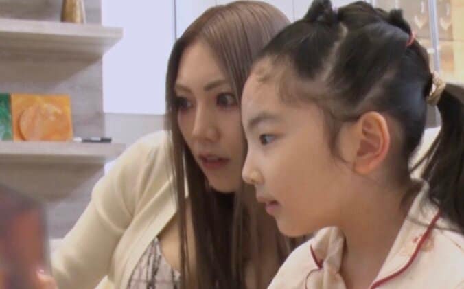 【写真・画像】7歳長女は学校に通わず家庭学習、離乳食からずっとアプリで食事管理…超セレブママ（38）の子育てに夫が本音「ちょっと異次元。価値観が合う人間はいないのでは」　1枚目