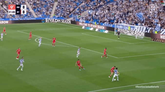 「タケがモドリッチしてる」久保建英の“意表を突くアウトサイドパス”にSNS騒然！「うますぎる」「これは騙される」 3枚目