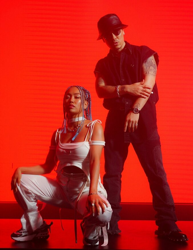 AK-69、最新にして最強のアルバム『The Race』から、  「Thirsty feat. RIEHATA」のMVが公開。 1枚目