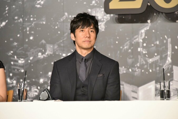 中村倫也、佐藤浩市のクリスマス&誕生日プレゼントに「ラブです」 5枚目