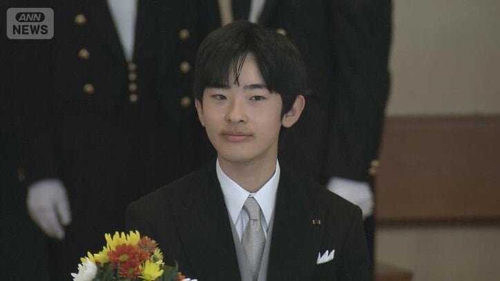 【写真まとめ】天皇誕生日一般参賀　愛子さまはやわらかな淡黄色のお召し物で　雅子さまは光沢ある優美な装い　宴会の儀では両陛下がほほえみあう場面も