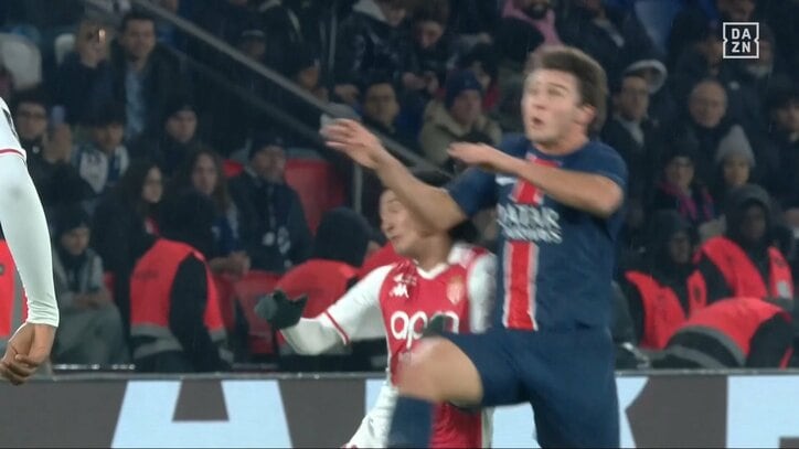 【映像】肘が頬に食い込む強烈エルボーの瞬間