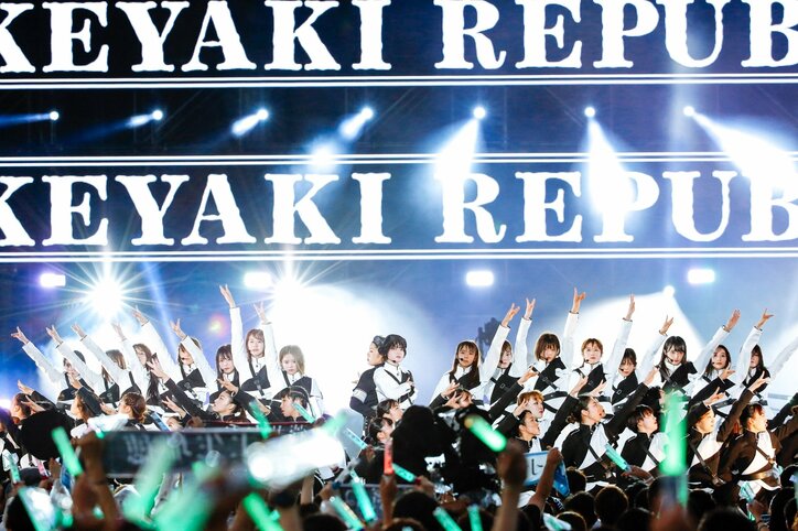 欅坂46『欅共和国』今年も大盛況で閉幕！ MCでは11ヶ月ぶりの「てち」照れ笑い