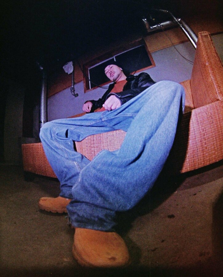 “北の最後のMC” YAS I AMが2ndアルバム「REBORN」をリリース。HIP HOPマインドとアティテュードでクソみたいんな世界を祝福する。