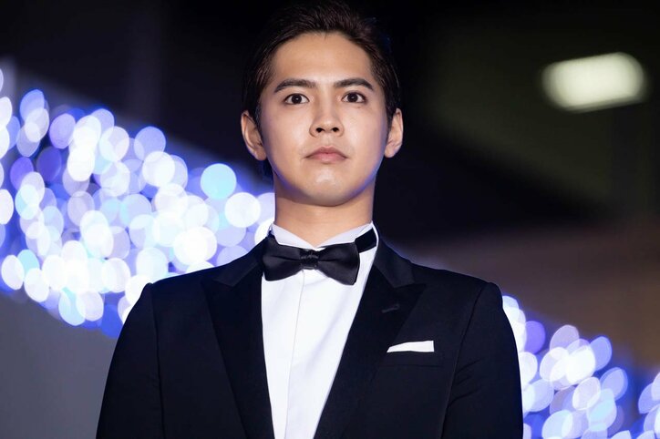 片寄涼太&橋本環奈の舞台挨拶にGENERATIONSがサプライズ登場!ファンも大喜び 映画『午前0時、キスしに来てよ』