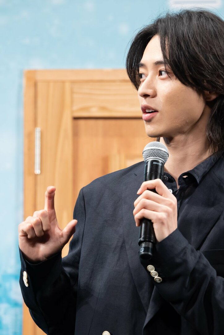 山崎賢人、久々のラブストーリーに「恥ずかしかった」と大照れ