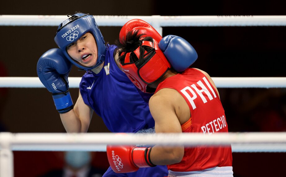 東京五輪の決勝では、19年お世界選手権で敗れたフィリピンのネスティー・ペテシオを下しての金メダルだった ©Getty Images
