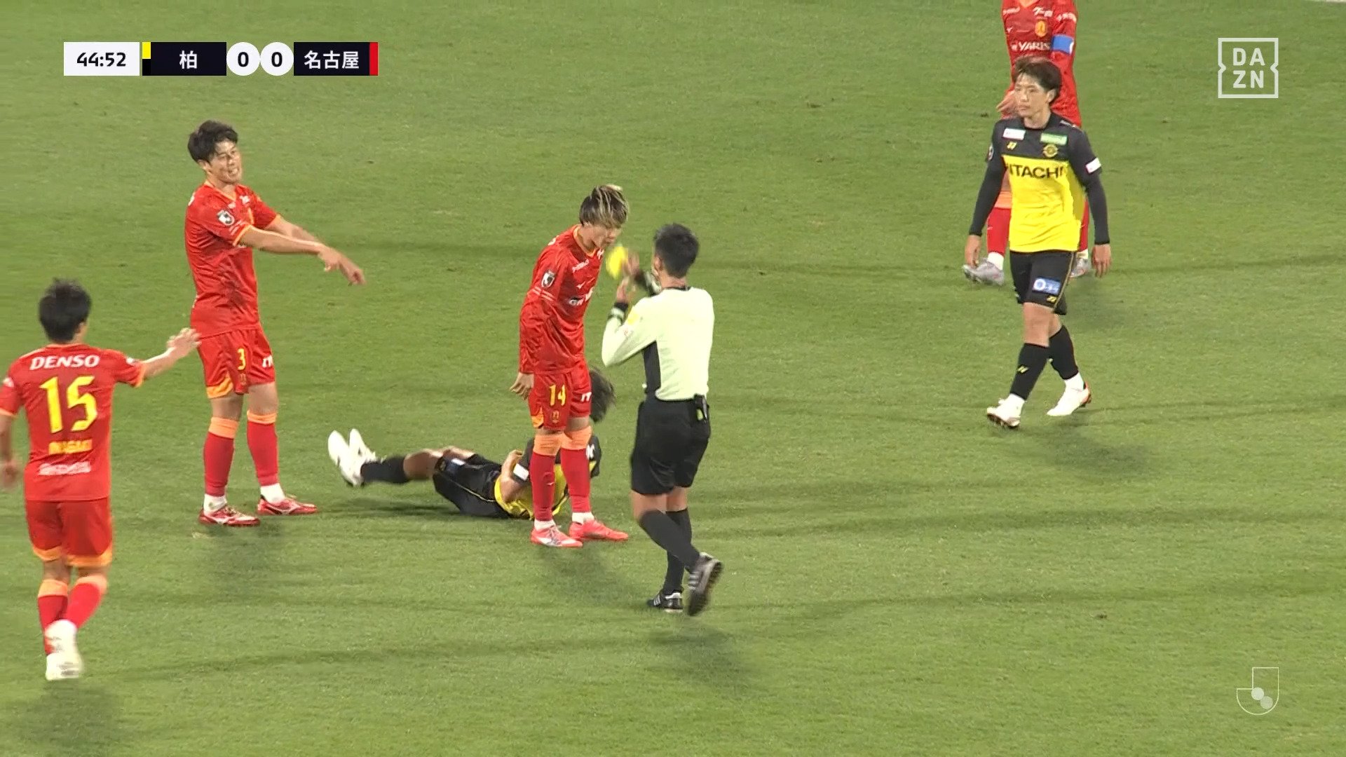 【映像】詰め寄って挑発→怒りの突き飛ばし