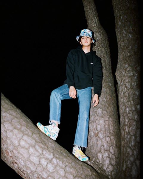 尊い かっっっこよっ 片寄涼太 大木の上でのお洒落なスナップ写真にファン悶絶 話題 Abema Times