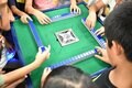 プロ麻雀リーグ「Mリーグ」の選手が小学校訪問　子どもたちが全自動卓に大興奮！