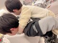 辻希美、次男が三男をおんぶする様子を公開「本当…成長を感じる…」