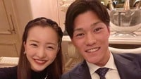 板野友美 結婚1周年の乾杯ショット