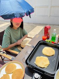 花田虎上『庭で』