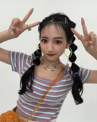 重川茉弥のカラフルな衣装＆アクセサリーを身にまとった姿に「まやりん可愛すぎ」の声