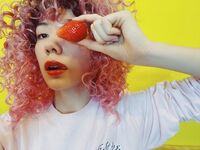 「ピンクが似合いますねっ」「かわいいい！！！！！」仲里依紗、くるくるウィッグ姿を公開し称賛の声