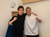 「本当優しい兄貴」武尊、ワンオクTakaとの仲睦まじい肩組みショットを公開