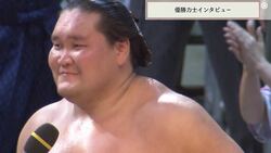 照ノ富士、名古屋の地で初めて抱いた賜杯に感慨 最後の本場所開催となったドルフィンズアリーナで大歓声受けて溢れた“柔らかな笑顔”