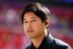 【W杯】内田篤人氏、カタールでザックと「嬉しい再会」　笑顔の抱擁にファン歓喜「なんて素敵」