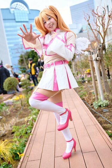 写真・画像】多彩なポージングと表情で魅せる『2.5次元の誘惑