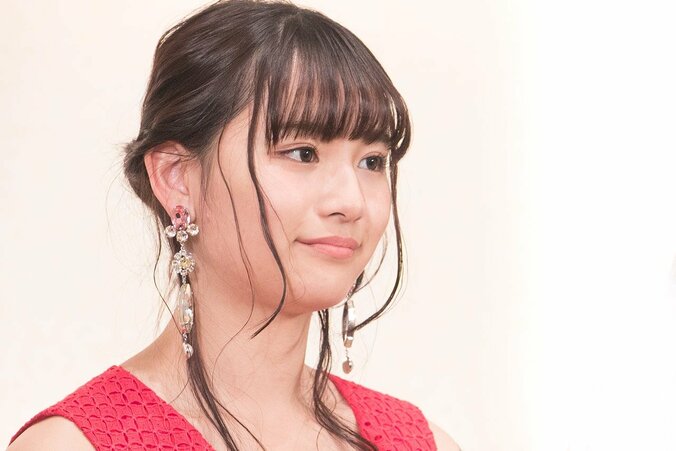 スパガ浅川梨奈・渡邉幸愛・志村理佳が初のイメージ作品をリリース、浅川は記者から”ライン”聞かれる 8枚目