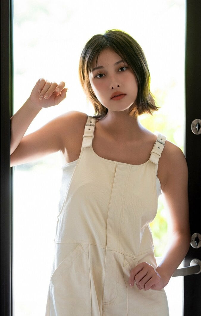 “国民的美少女”玉田志織、3rd写真集のデジタル限定『Into The Light  ～ Another Edition ～』が1月14日リリース 4枚目