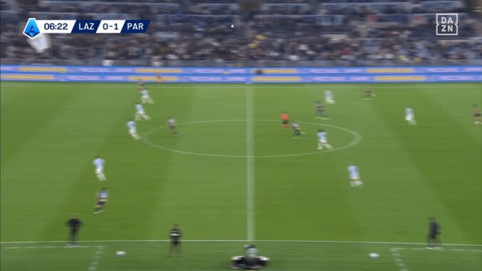 「まるでミサイルだ！」鈴木彩艶の“70m超ザイオン砲”に敵将も脱帽「苦しめられた」「どんなチームも困難に」圧巻フィードで決定機演出の瞬間 2枚目