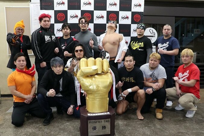 「やりづらい！」巨大優勝トロフィーをかけ越境・異色タッグが激突　BASARA「IRON FISTタッグトーナメント」開催 2枚目