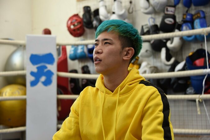 「幼少期、家に帰ると自分のご飯だけが残っていなかった」フィリピンの“ゴミ山”の子どもたちに心を寄せる“破天荒”プロボクサー・中川麦茶の壮絶半生とゴミ山で叶えたい夢 2枚目