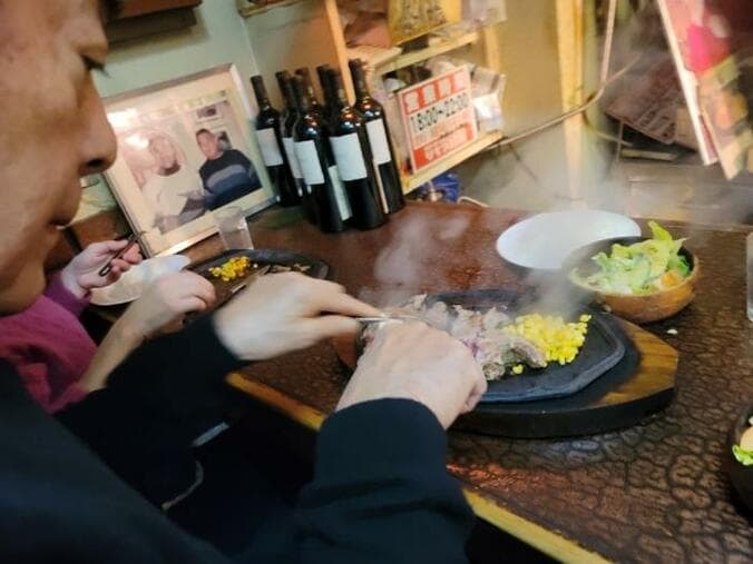  高橋英樹、行列ができていた店に並んで堪能した食事「外に出るとまた沢山並んでいました」  1枚目