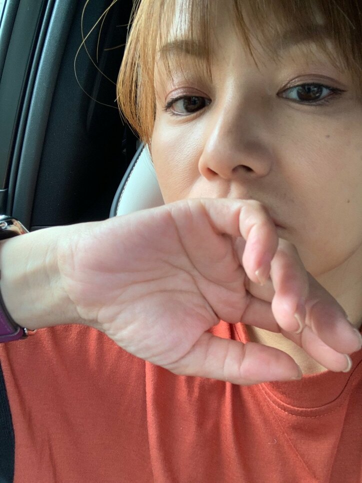 中澤裕子 娘と手を繋いで寂しく感じたこと いつも泣きそうになります 話題 Abema Times