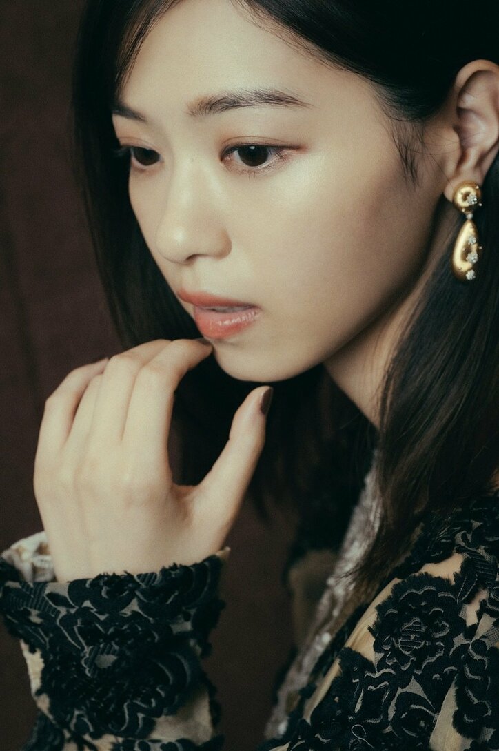 西野七瀬インタビュー『孤狼の血 LEVEL2』でスナックのママ役＆広島弁に奮闘「ライターが固くて両手で火をつけちゃう」