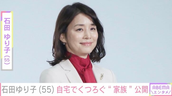 【写真・画像】生活感あふれる自宅が話題・石田ゆり子(55)インテリアでくつろぐ“家族”公開「やはりセンスいい」「絵になるなぁ」などの反響　1枚目