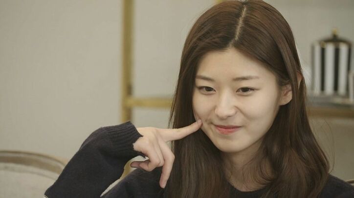 クール美女が好きな男子に仕掛ける!アピールが加速「目をよく見て」「エクボもあるよ」