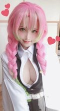 漫画家兼コスプレイヤーの赤木クロが「鬼滅の刃」甘露寺蜜璃の誕生日コス披露 「美しすぎる」「本物やん」と絶賛の声