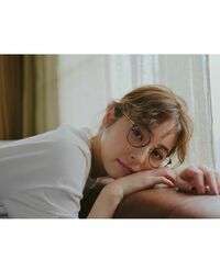 「希様しか勝たん」「可愛すぎる」佐々木希のアンニュイな表情で佇む魅力的な姿に絶賛の声