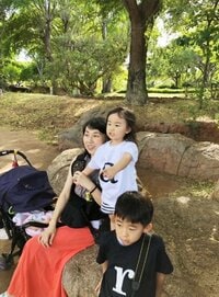 東尾理子、子ども達とホノルル動物園へ「行きがいがあります!」