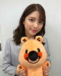 川島海荷、ぬいぐるみを抱いたキュートなオフショットに「本当に愛らしい」「バリ可愛い」とファン絶賛