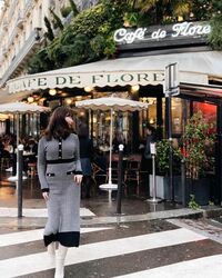 小嶋陽菜のタイトワンピに身を包んでパリの街を歩く“おしゃれキュート”なオフショット＆ムービーをファン大絶賛！「メチャクチャ素敵」「綺麗だ！」